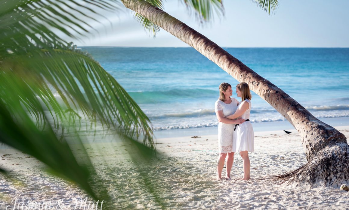 Amy & Jennamari's Same-Sex Couple‘s Honeymoon Photo Session in Tulum